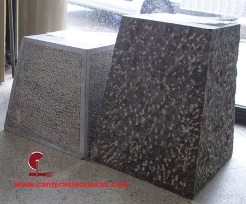 Peana piedra caliza gris negra