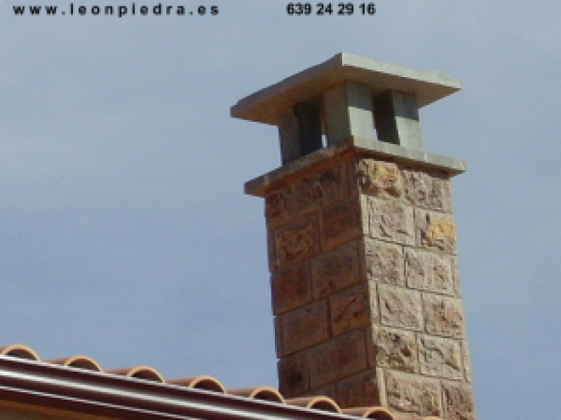 Chimenea tejado piedra