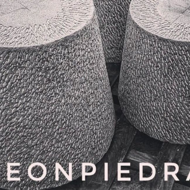 Peanas y basas León piedra