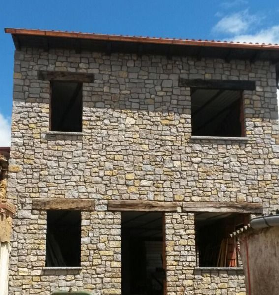 Fachada piedra taco cizallado