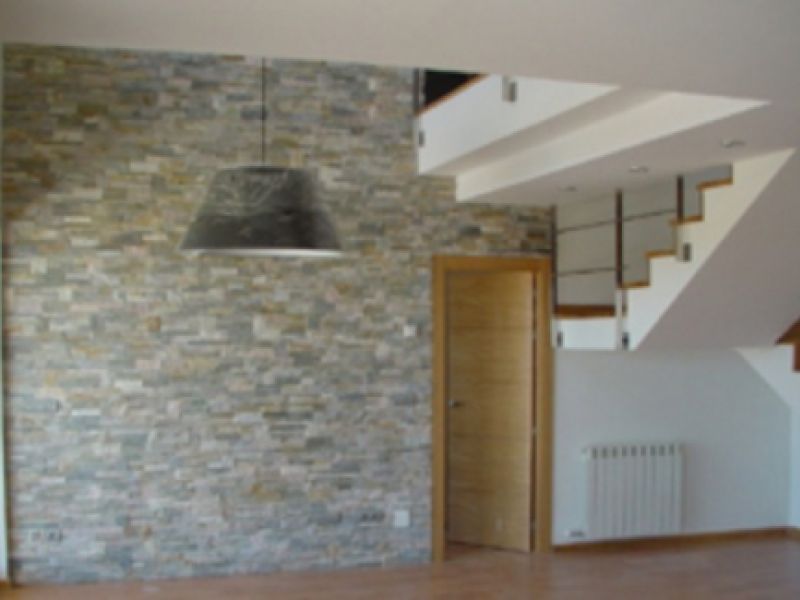 Pared de salón en piedra